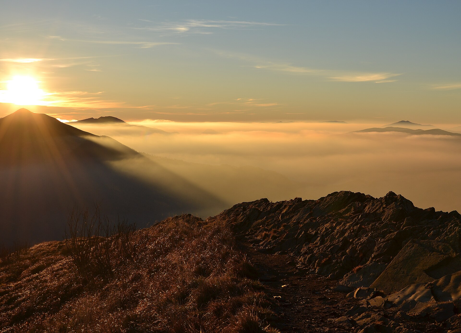 Bieszczady - sunrise from Chatka Puchatka (2)