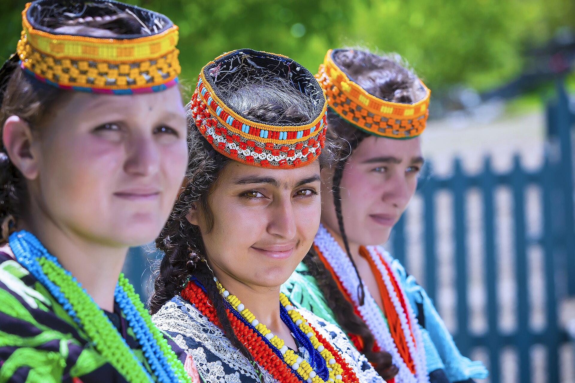 Kalash Girls); Tahsin Shah 04