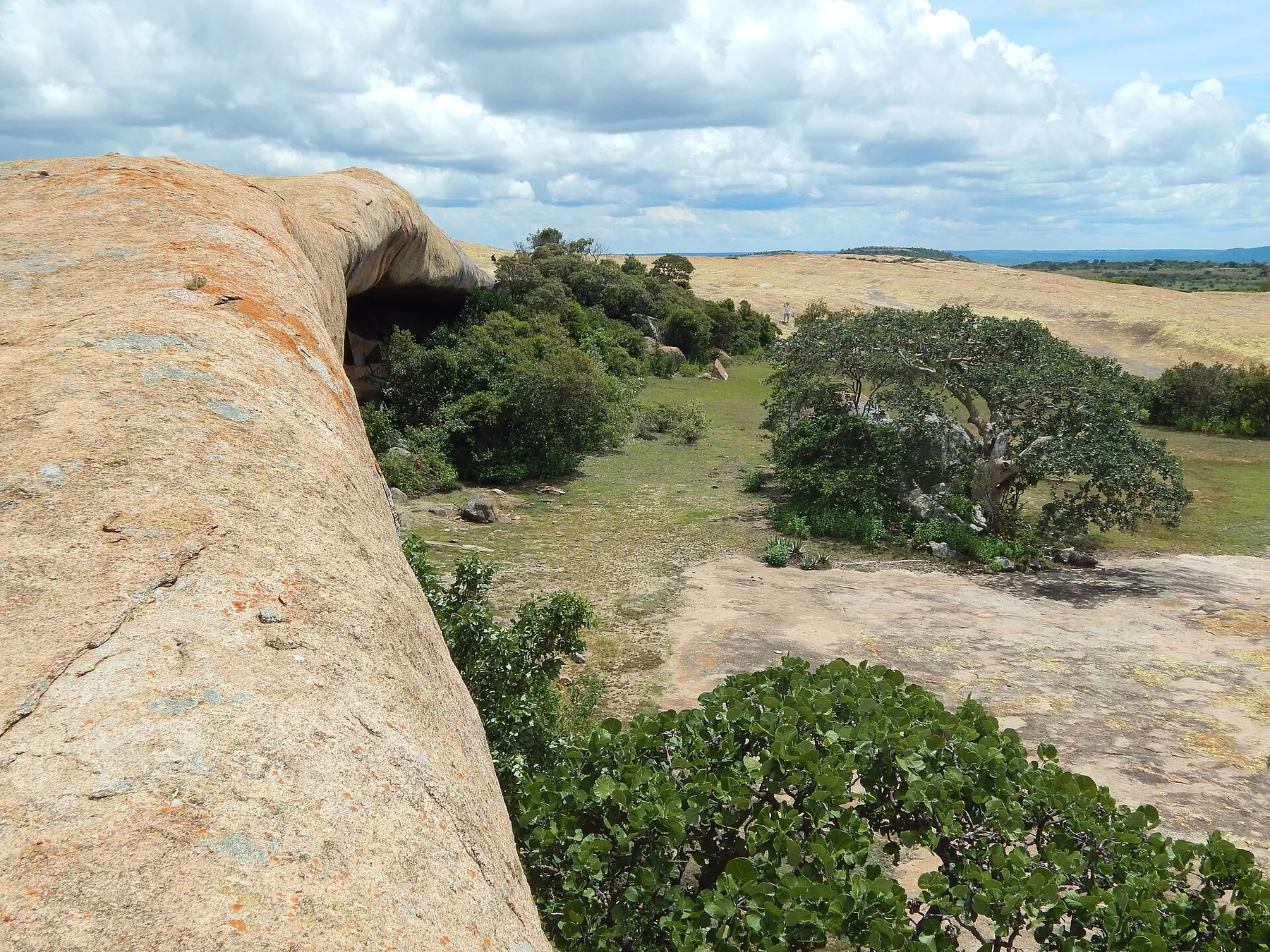 Intunjambili Cave, Matobo