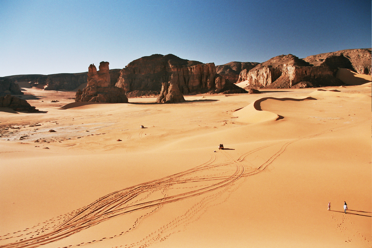 TADRART - Desert landscape at Bouhediane in Tadrart Rouge, Algeria, 2005