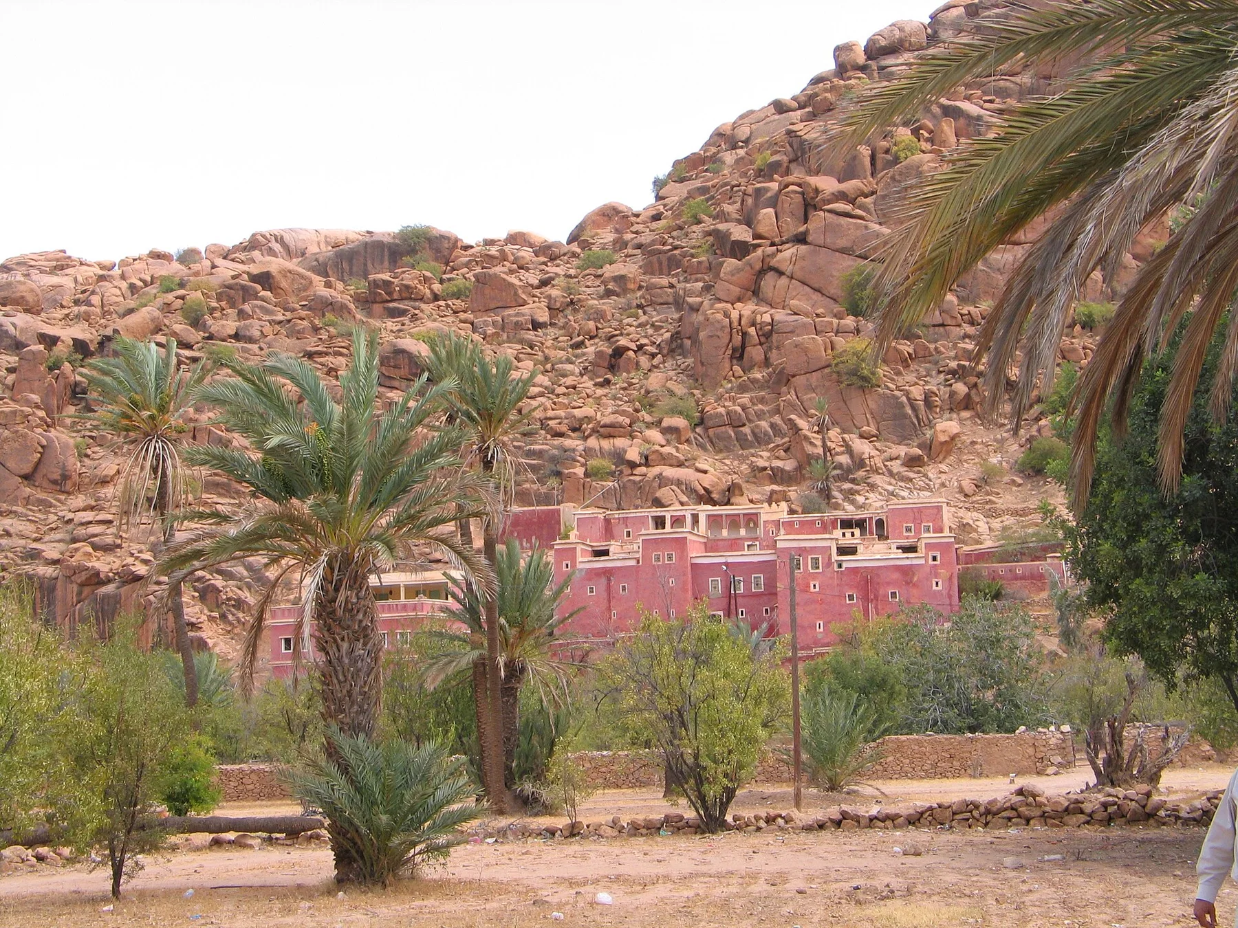 Tafraoute village (1) 1330
